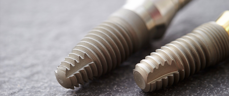 ショートインプラント